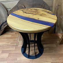 Круглый кофейный столик с эпоксидной смолой на стальном каркасе